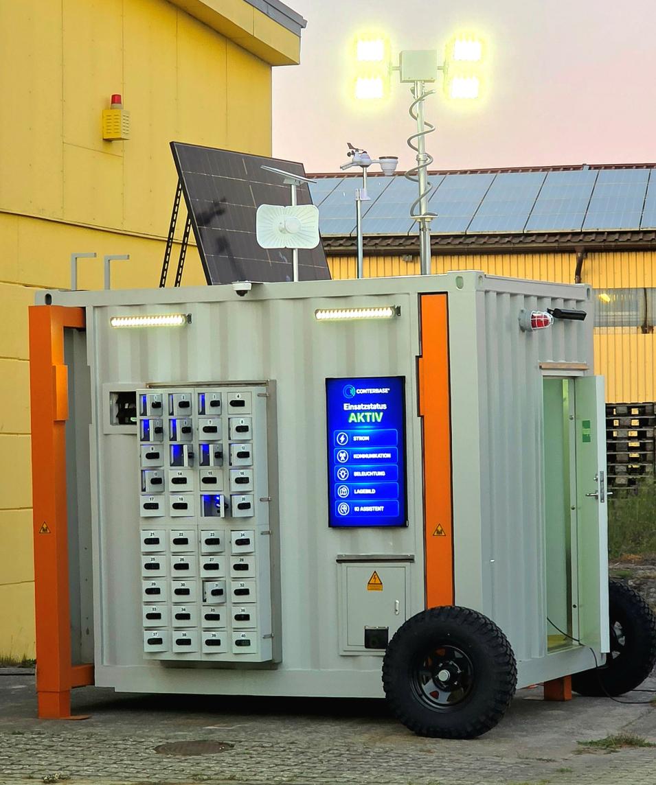 Max Generator Modul C8 with floodlight, diesel generator, photovoltaics, charging lockers and digital signage